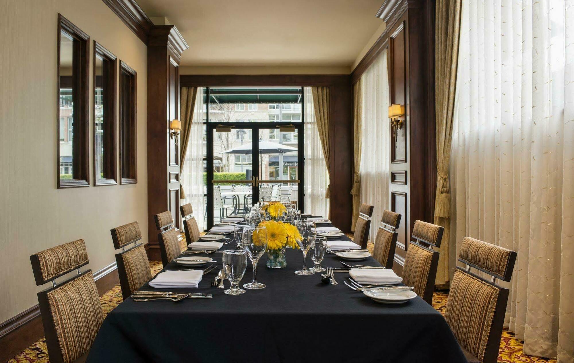 Victoria Marriott Inner Harbour Екстер'єр фото
